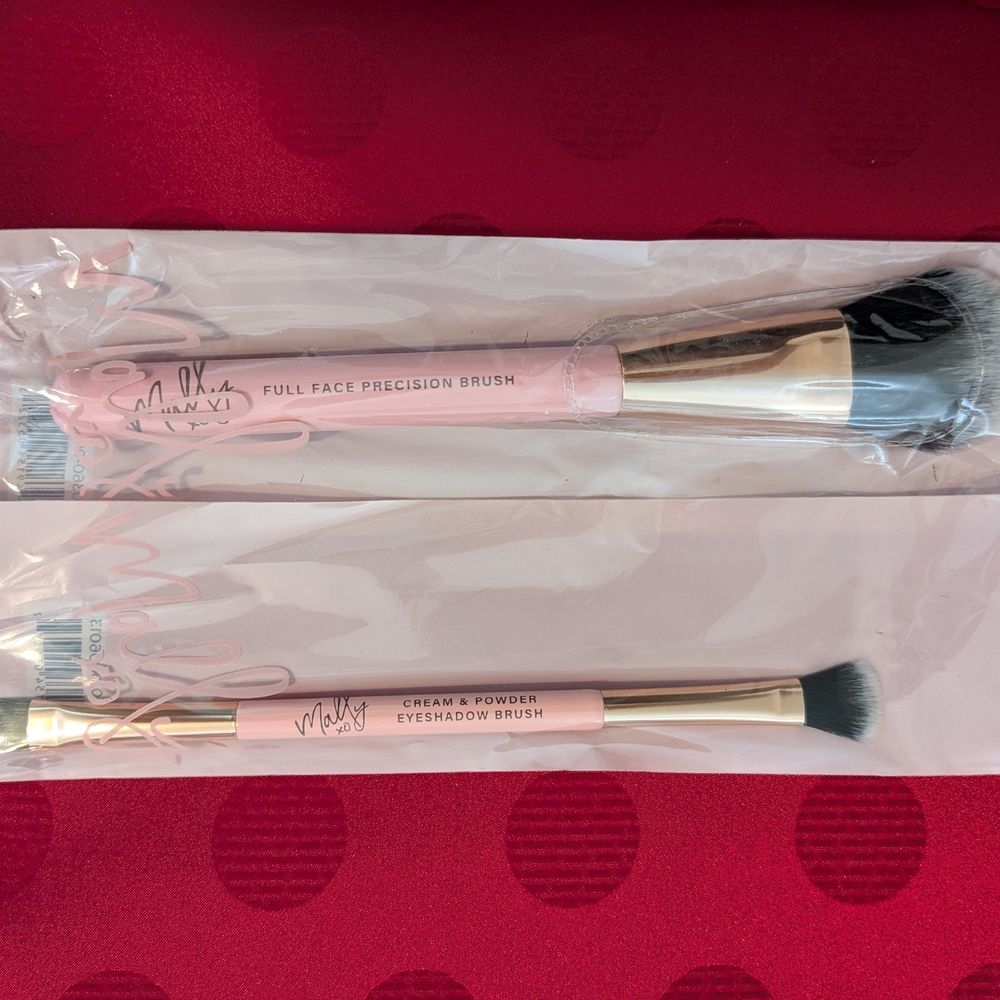 Mally XO Makeup Brush Lot - Mally Makeup Brush Set - Eyeshadow & Face Brush 🆕